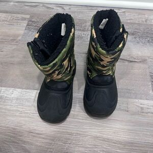 Kids Camouflage Winter Boots Size 10